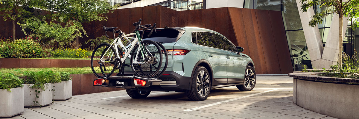 Rear photo of a Skoda Elroq with bikes racks