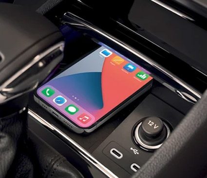 Wireless phone charging box in the karoq centre console