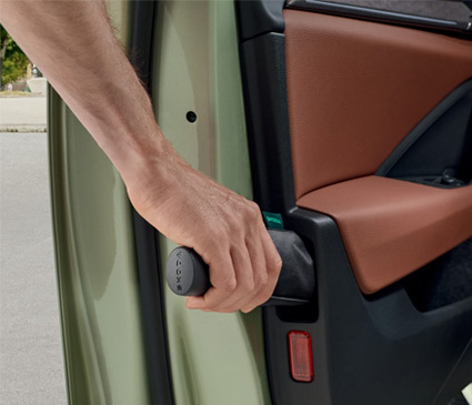 Umbrella compartment in door